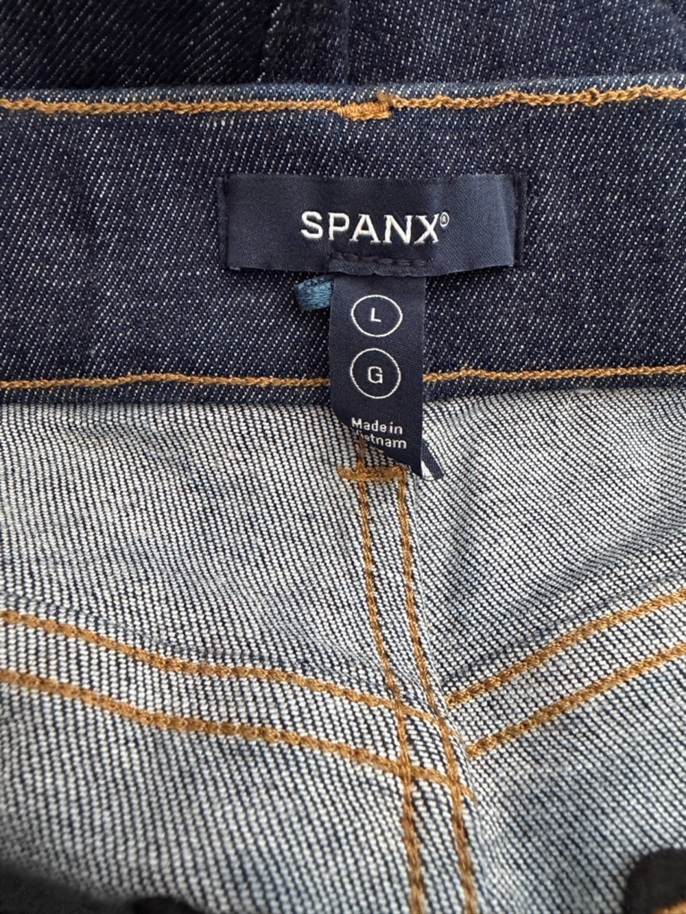 SPANX Pull On Flare Jeans Size Large - Picture 5 of 5